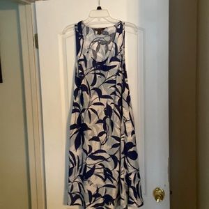 Tommy Bahama size large linen sundress with pockets